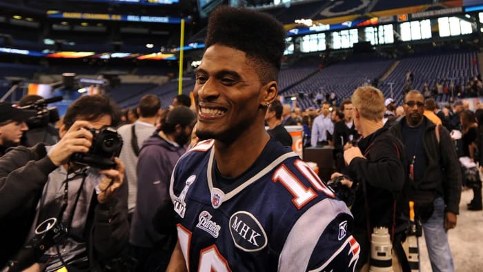 Former New England Patriots receiver Tiquan Underwood is rejoining the team as an assistant coach on Jerod Mayo’s staff.